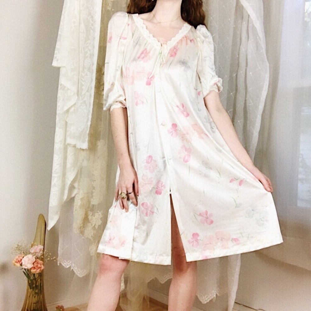 Silky Floral Vintage 70s Robe